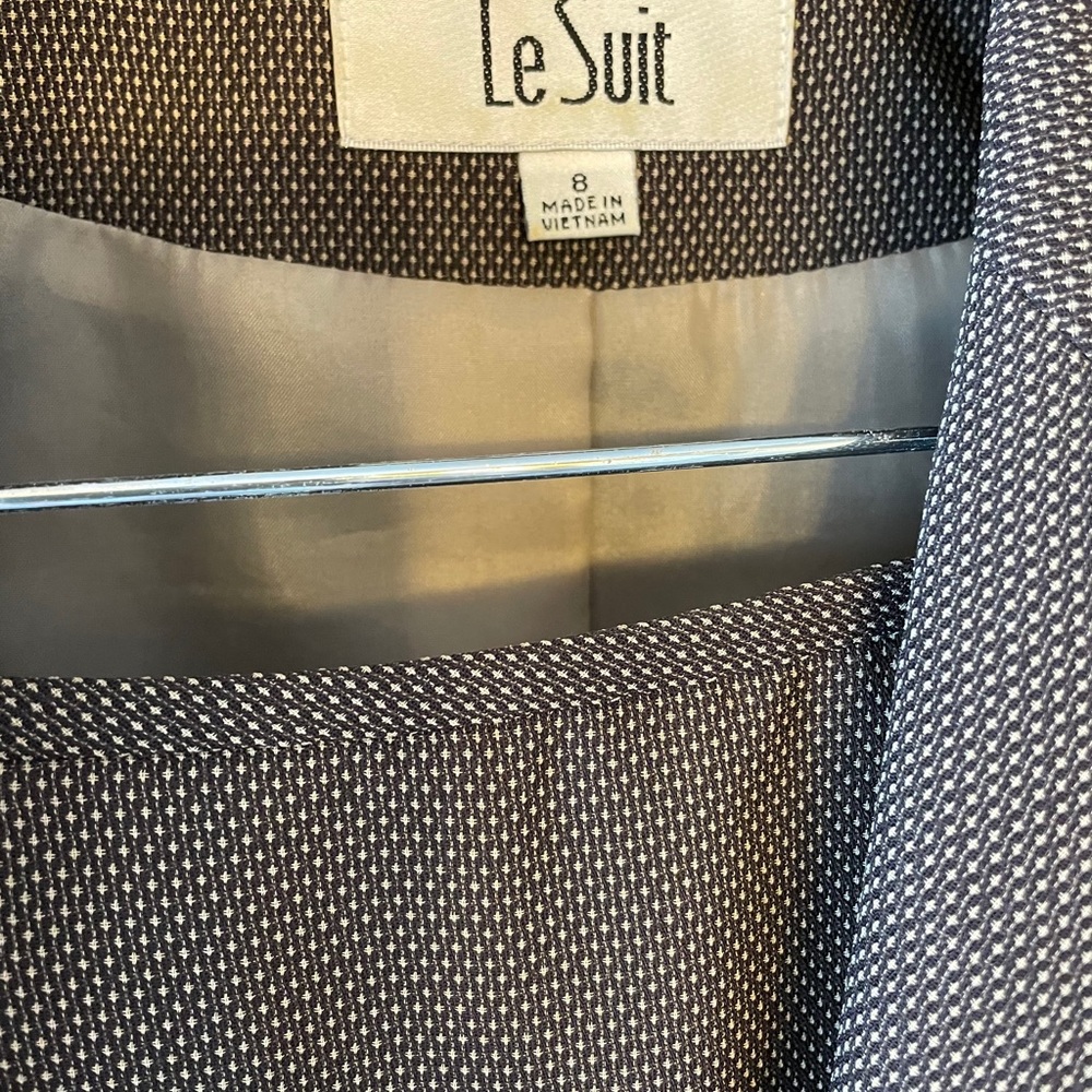 Suit - Picture 3 of 3